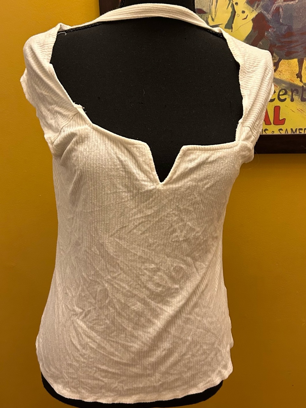 Almost Famous Juniors Almost Famous White Ribbed Choker Neck V Split Neck Top XL